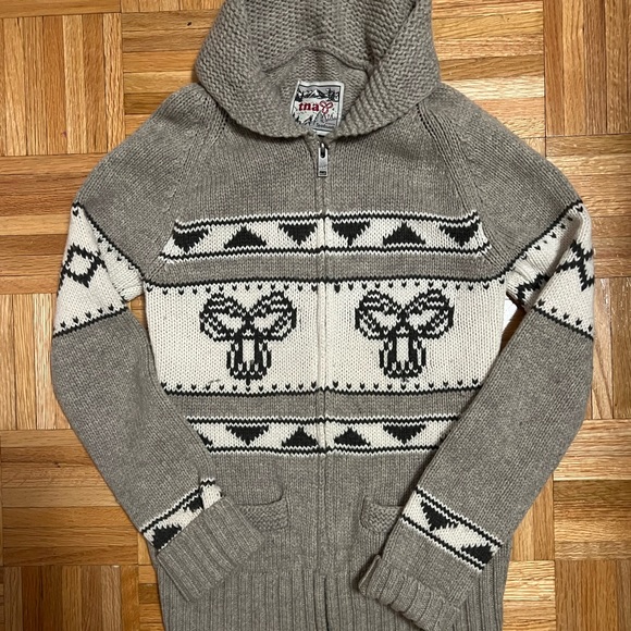 An Aritzia staple!!!! - Picture 1 of 2